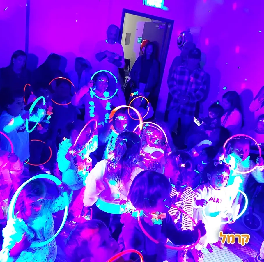 מסיבת פולמון זוהרת במיוחד - 073-7597106	